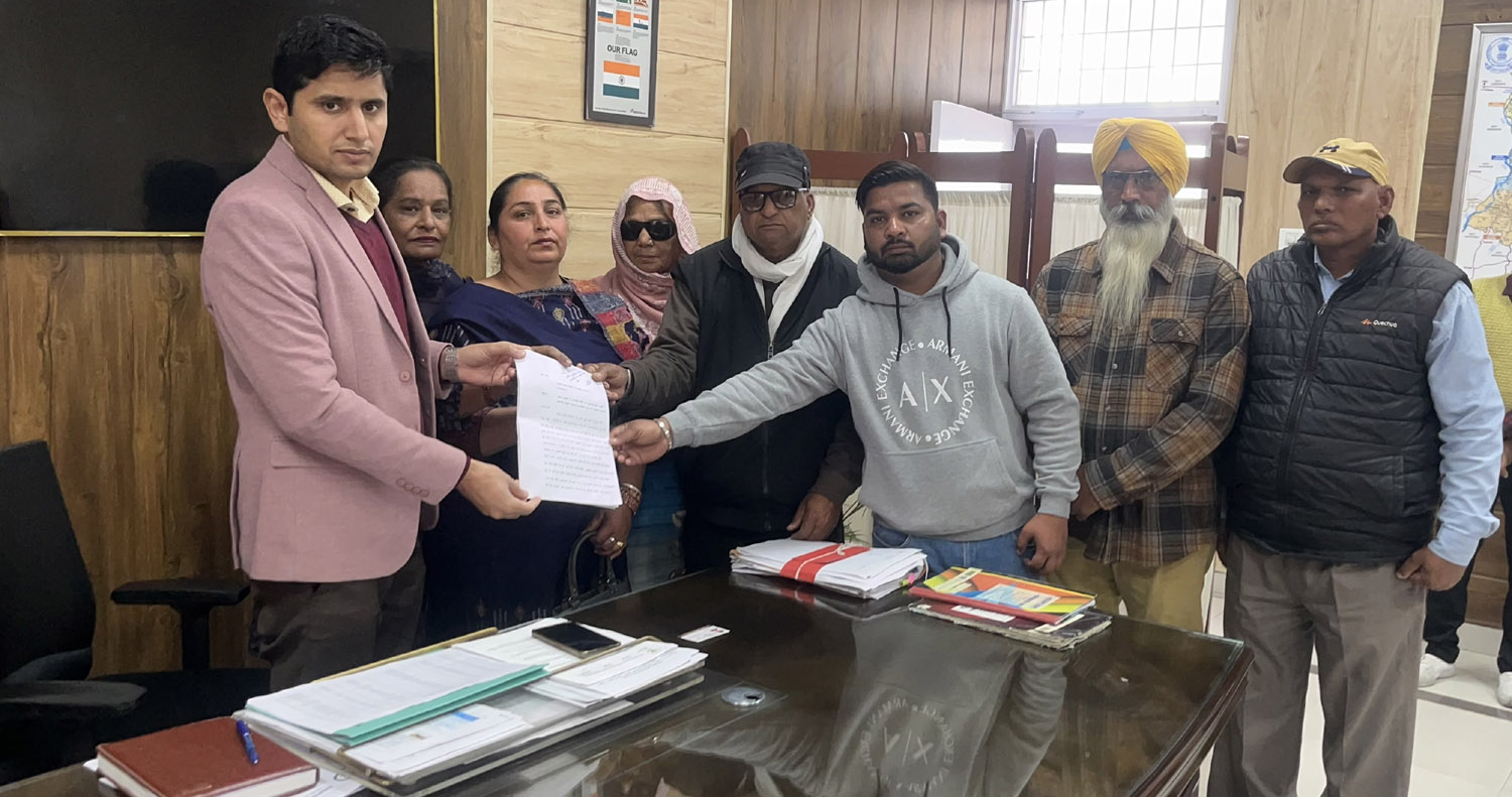 To start MNREGA work in Kila Brun, a delegation led by MNREGA workers movement, Mate and Sarpanch met the Additional Deputy Commissioner (Development).